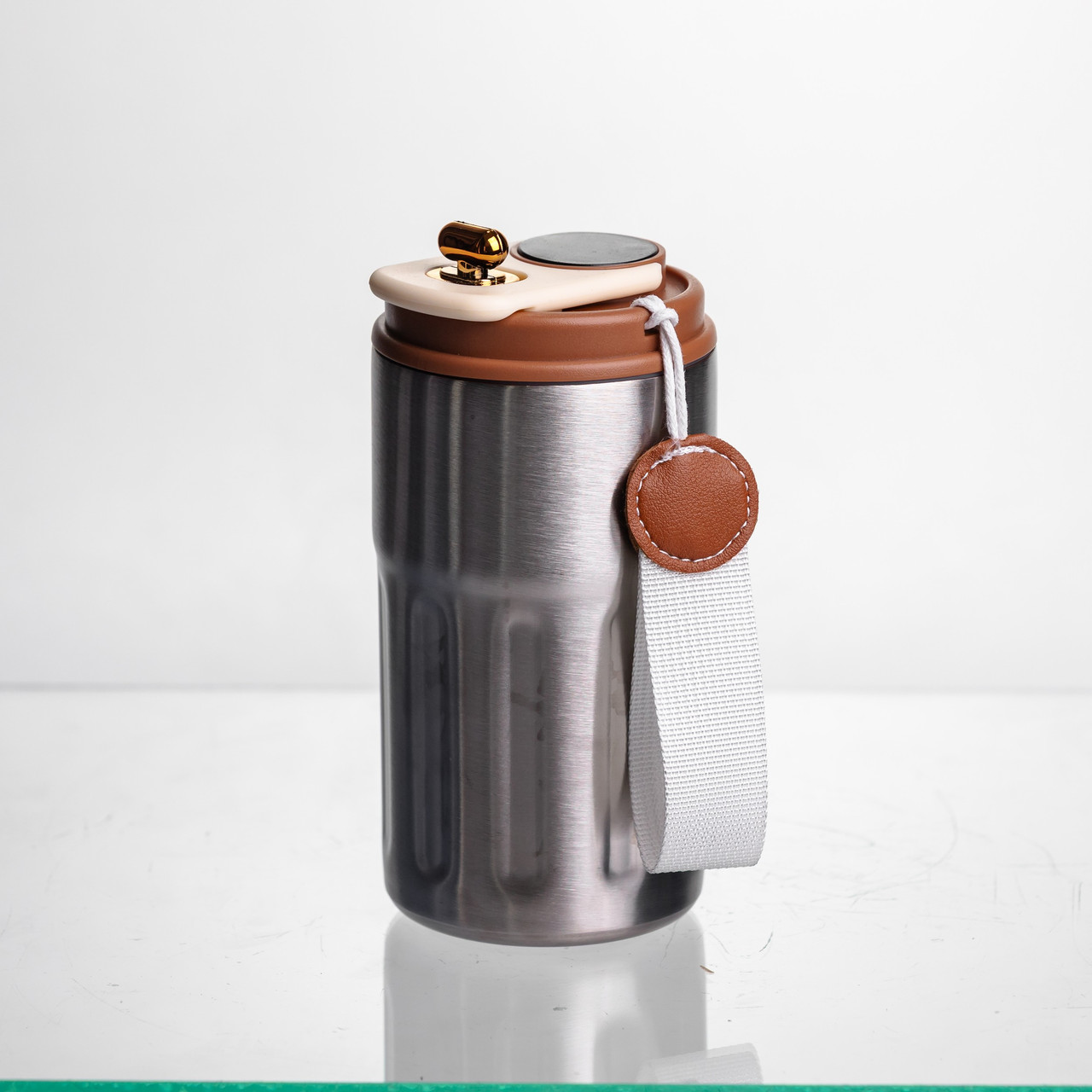 Термочашка Coffee 400 мл з ремінцем та датчиком температури, коричневий Yiwu HP-GM-1